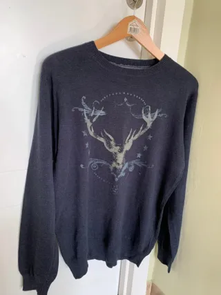 Jersey negro con estampado de ciervo