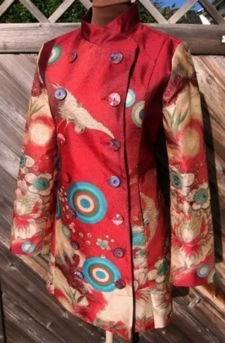 Abrigo estampado desigual talla M