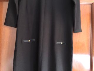 Elegante vestido negro de punto