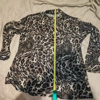 Camiseta manga larga estampado animal print