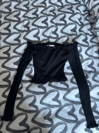 Top corto negro manga larga