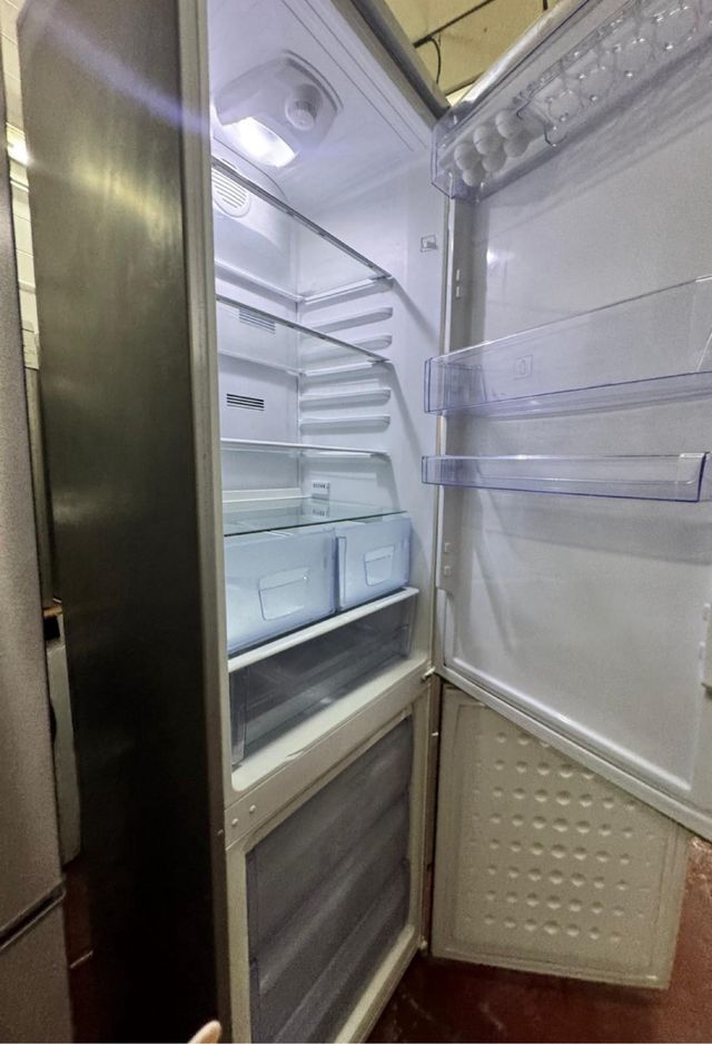 FRIGORÍFICO COMBI NO FROST MARCA BEKO EN INOX