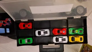 Camión de Juguete con Coches