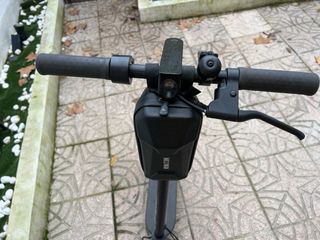 Patinete eléctrico negro