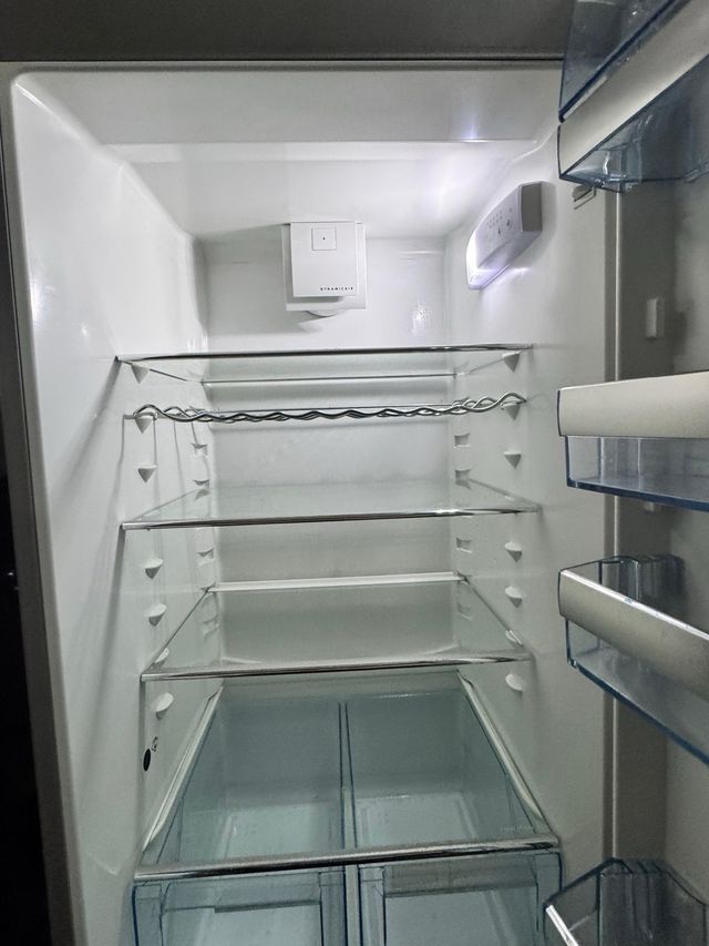 FRIGORÍFICO COMBI NO FROST MARCA AEG EN INOX