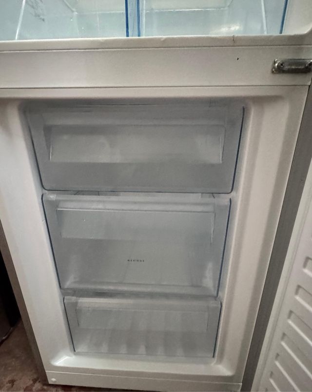 FRIGORÍFICO COMBI NO FROST MARCA AEG EN INOX