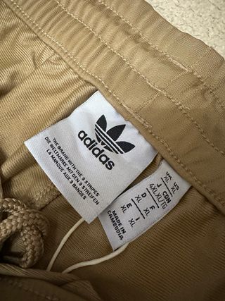 Pantalón Adidas Beige Talla L