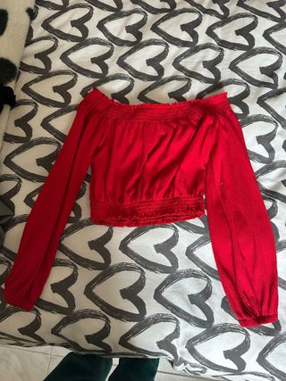 Top corto rojo escotado manga larga