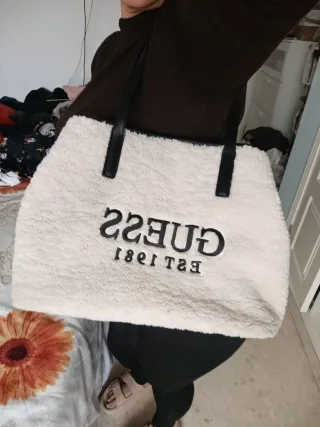 Bolso Guess borreguito convertible