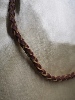 Collar de Piel Trenzado con cierre de Imán