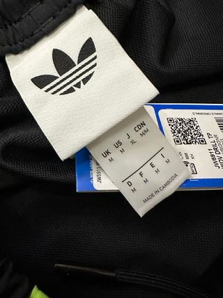 Chándal Adidas Negro con Rayas Verdes