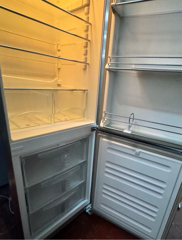 FRIGORÍFICO COMBI NO FROST MARCA LIEBHERR EN INOX