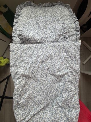 Saco invierno silla paseo florecitas azules Arrue