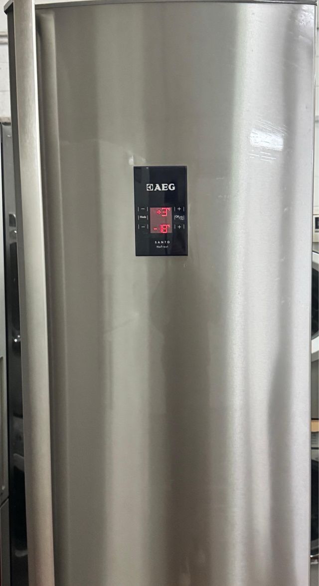 FRIGORÍFICO COMBI NO FROST MARCA AEG EN INOX