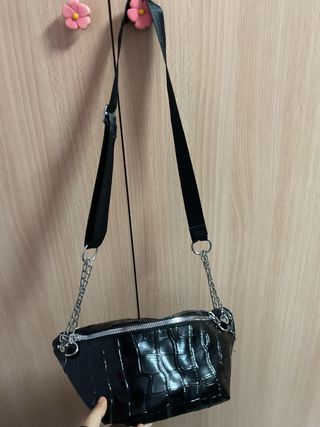 Riñonera negra efecto piel Shein