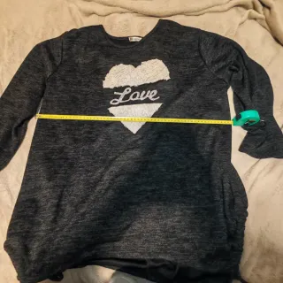 Camiseta manga larga con corazón y Love