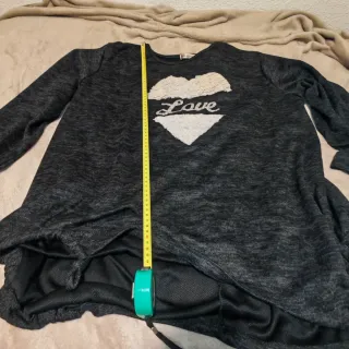 Camiseta manga larga con corazón y Love