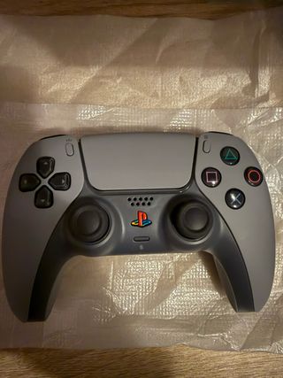 Mando PS5 30 Aniversario
