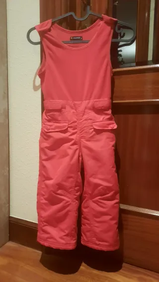 Pantalón de esquí niño. Talla 4. Marca Mountain