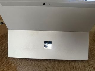 Microsoft Surface 3 con funda y lápiz