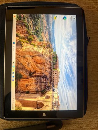 Microsoft Surface 3 con funda y lápiz