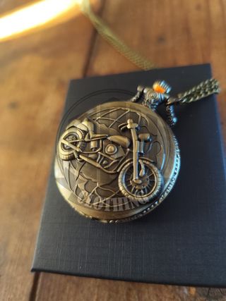 Orologio da tasca con moto