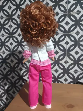 Muñeca Kika con ropa
