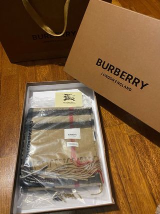 Sciarpa Burberry 100% Cashmere Beige e Rossa