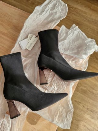 Botines Bershka calcetín tacón 8cm, ancho bota 11