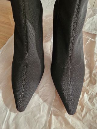 Botines Bershka calcetín tacón 8cm, ancho bota 11