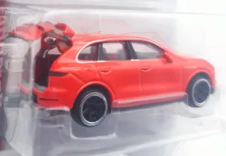 PORSCHE CAYENNE TURBO S E-HYBRID 209J-2 MAJORETTE