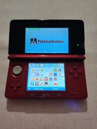 Nintendo 3DS con Banca Pokémon e Pokétrasferitore