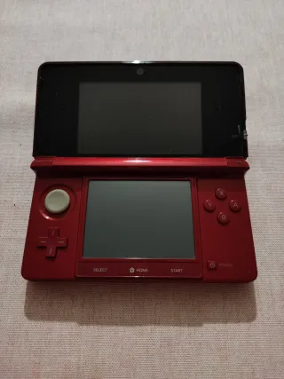 Nintendo 3DS con Banca Pokémon e Pokétrasferitore