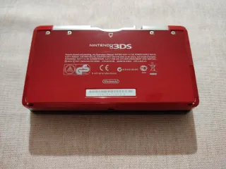 Nintendo 3DS con Banca Pokémon e Pokétrasferitore