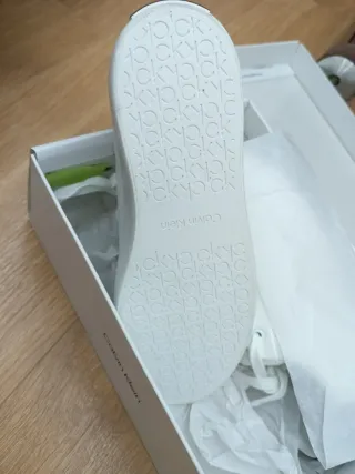 Zapatillas Calvin Klein Blancas y Negras Nuevas