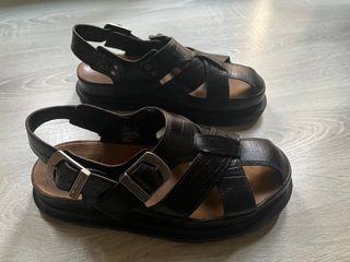 Sandalias Dr. Martens Fisherman Analine