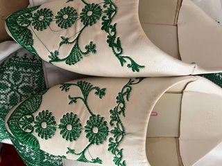 Juego de cama bordado verde