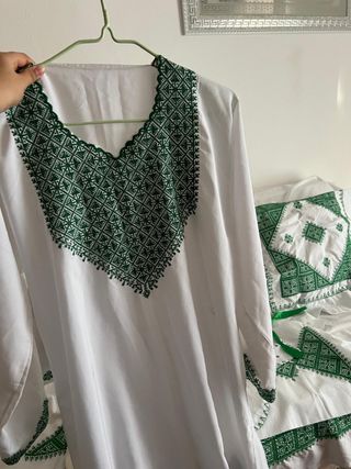 Juego de cama bordado verde