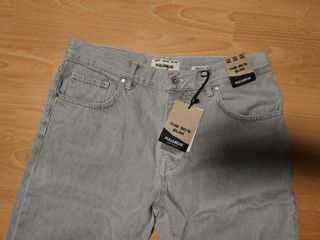 Pantalón vaquero NUEVO