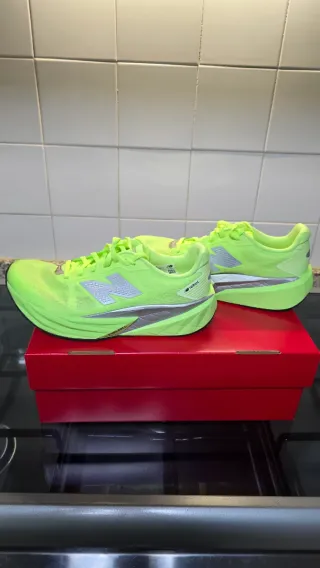 Zapatillas New Balance Rebel v5 Verde/Plata 40.5