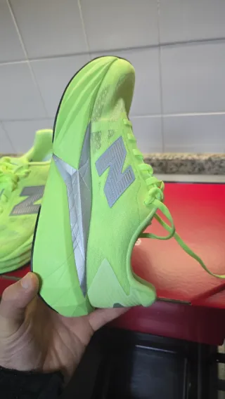 Zapatillas New Balance Rebel v5 Verde/Plata 40.5