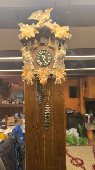 Orologio a cucù intagliato, movimento DI1