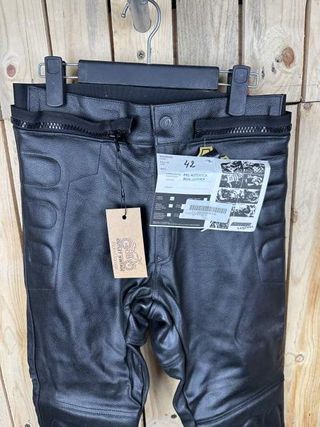 PANTALON T-XS DE CUERO PARA MOTO GARIBALDI 1