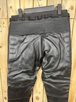 PANTALON T-XS DE CUERO PARA MOTO GARIBALDI 1