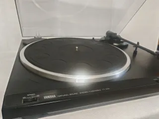 Tocadiscos Yamaha TT-230 Negro