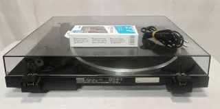 Tocadiscos Yamaha TT-230 Negro