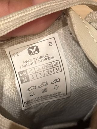 Zapatillas Veja blancas y rosas