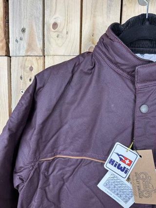 Chaqueta T-M Impermeable Kiwi Grasa Burdeos