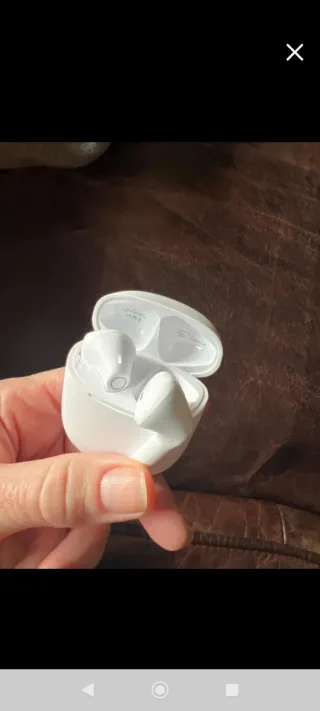 Cascos inalámbricos sin apenas uso.