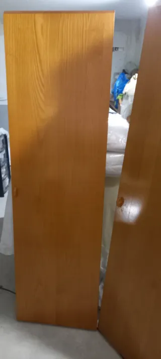 Armario ropero de madera